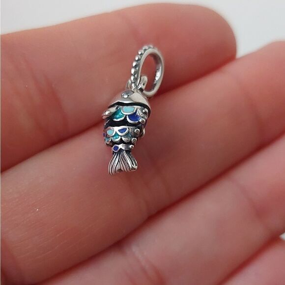 925 Sterling Silver Fish Charm - Picture 6 of 7